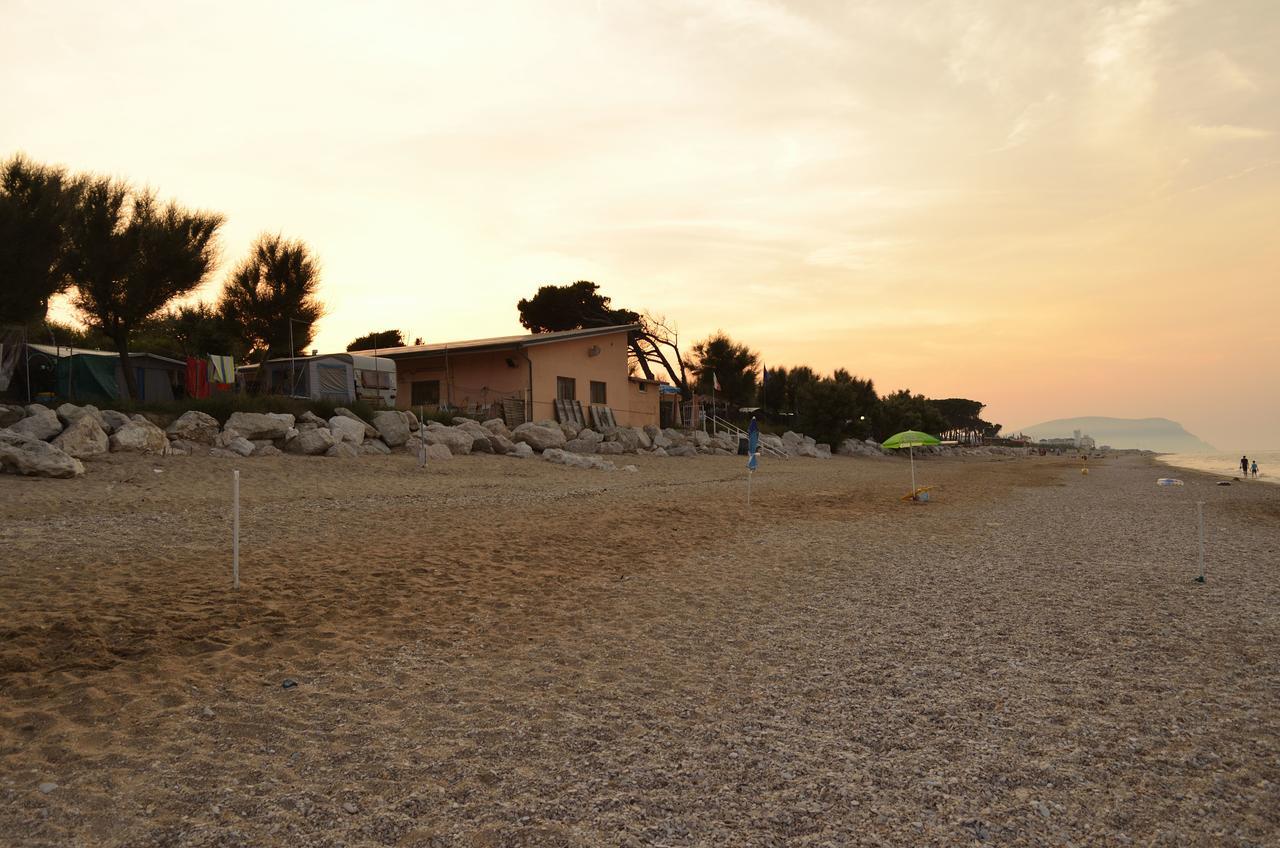 Camping La Pineta Porto Recanati Exterior foto